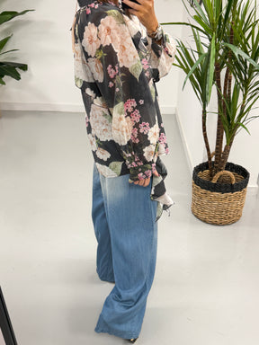 Zeta Otto Floral Frill Blouse - Black