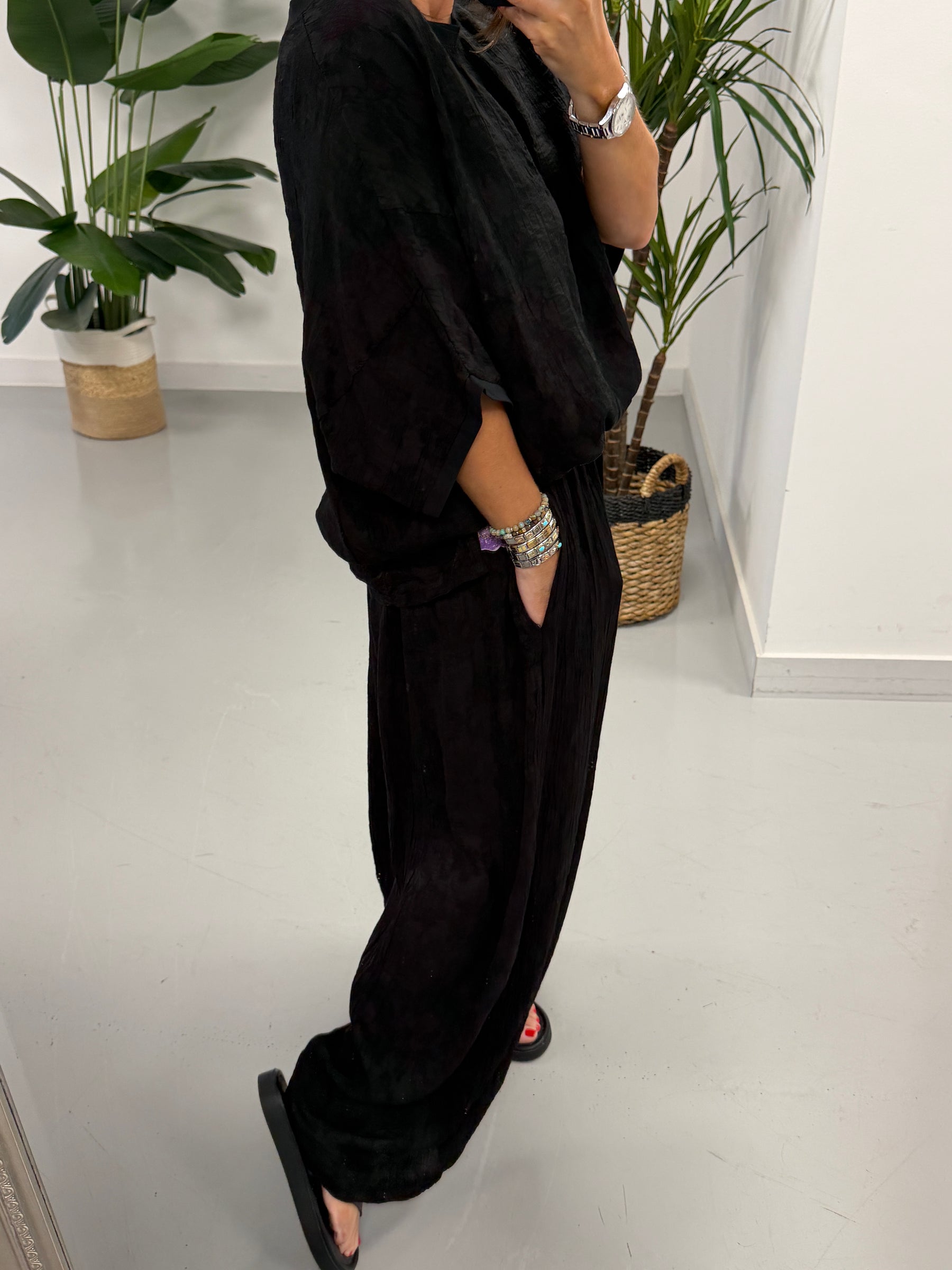 PRE ORDER The Aspen Textured Tunic - Black