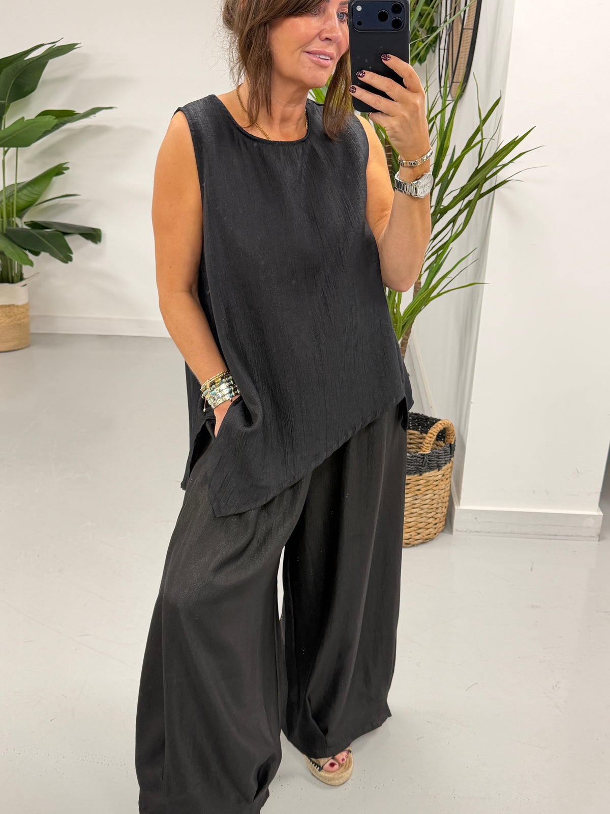 I.D Arizona Tank - Black