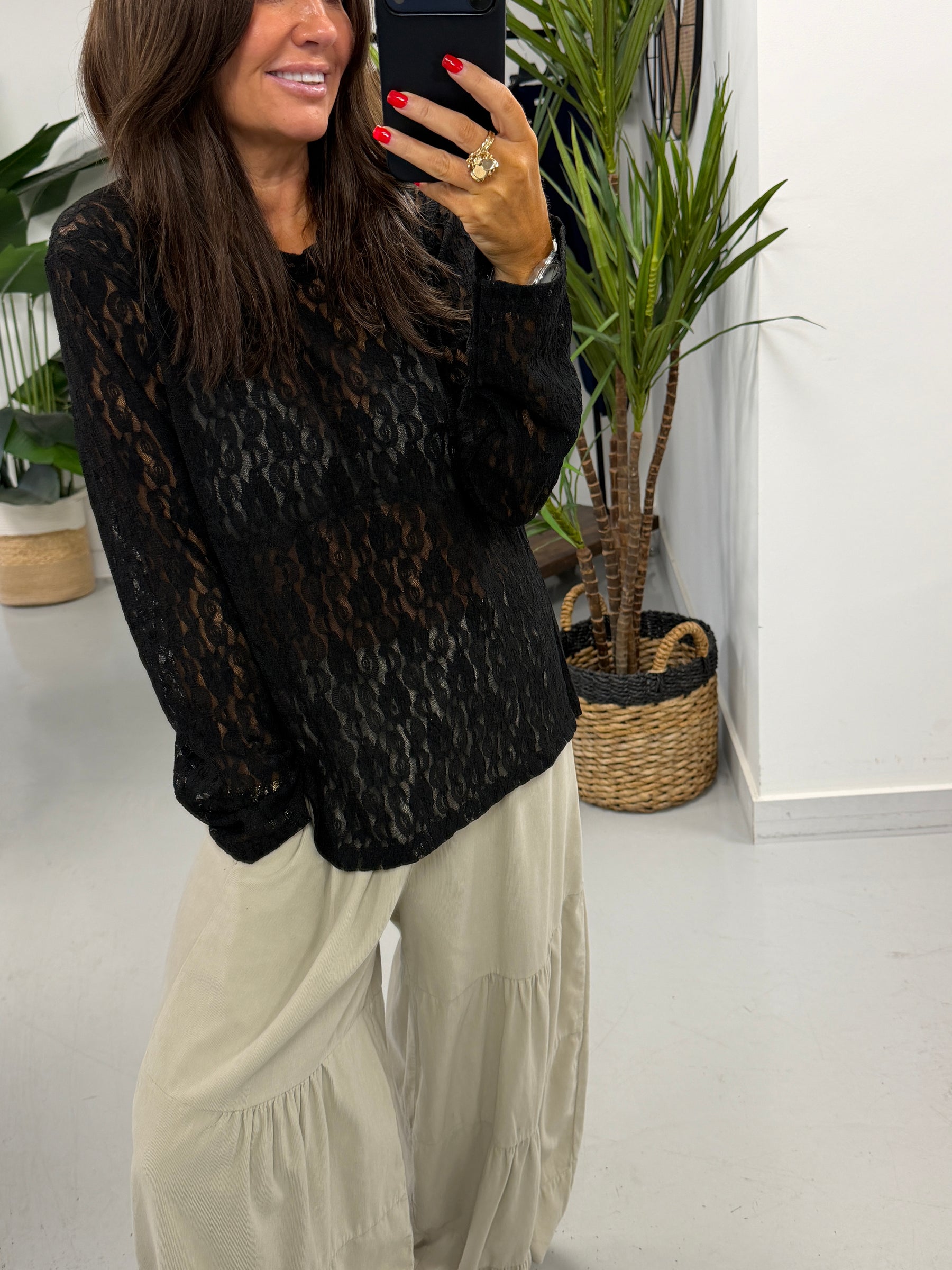 The Lace Mesh - Black