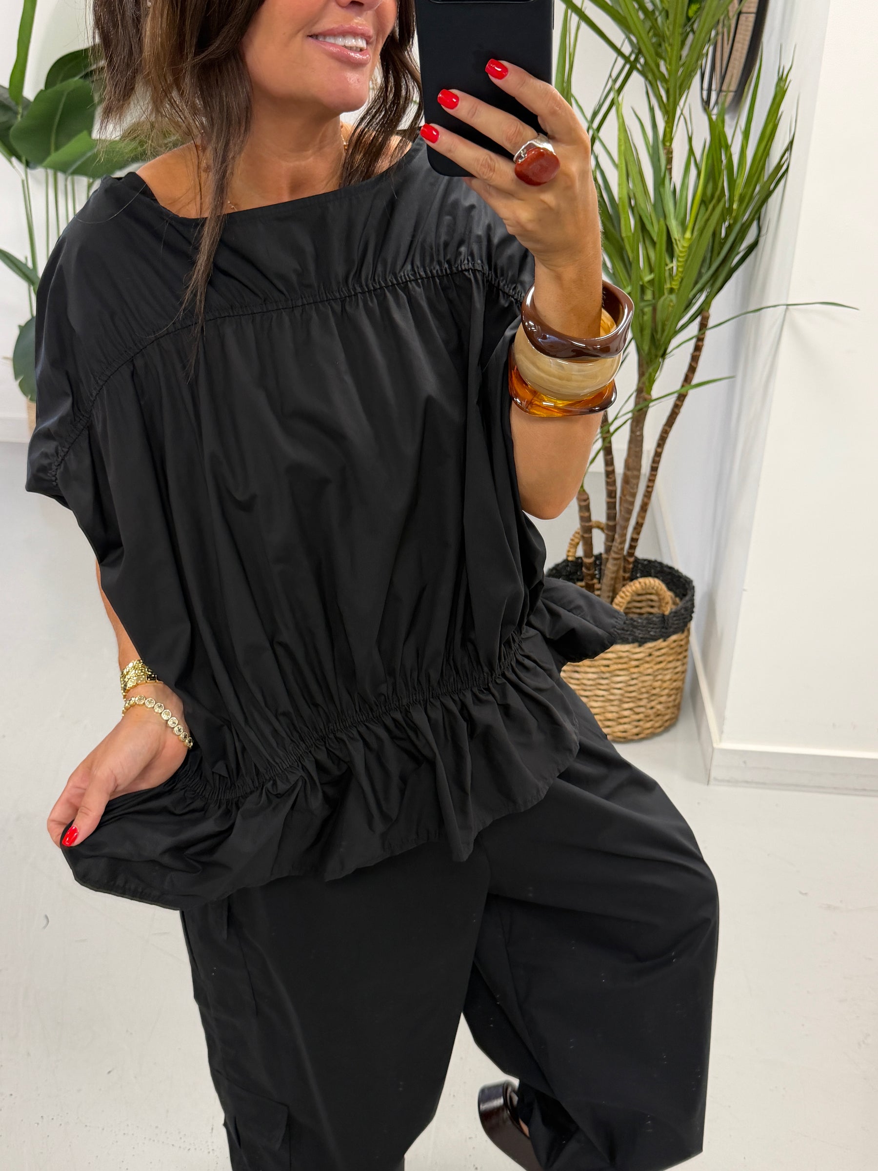 The Urban Ruched Top - Black