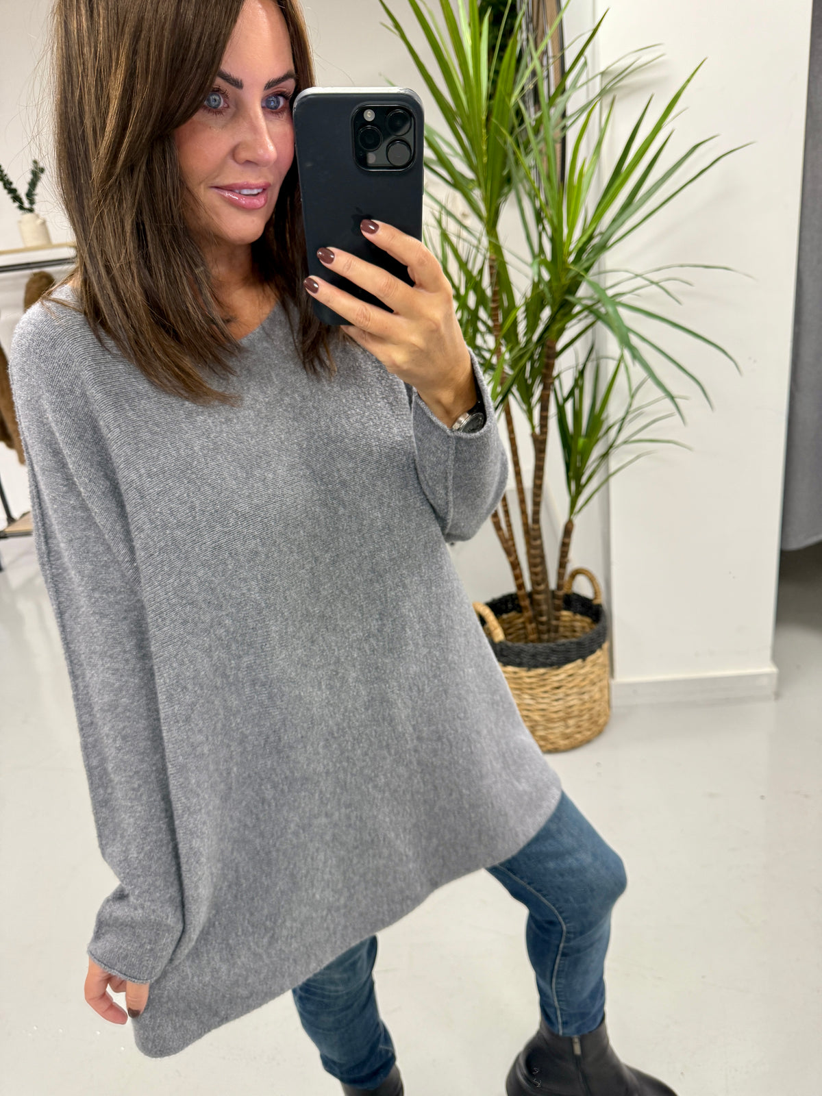 The Chelsea Round Neck Knit - Grey