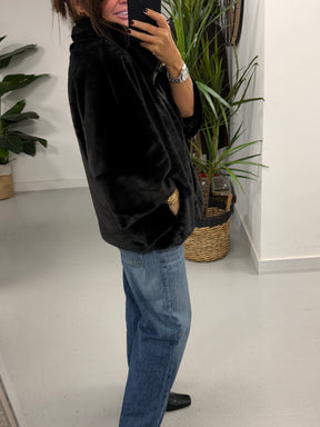 Black Cropped Sleeve Faux Fur