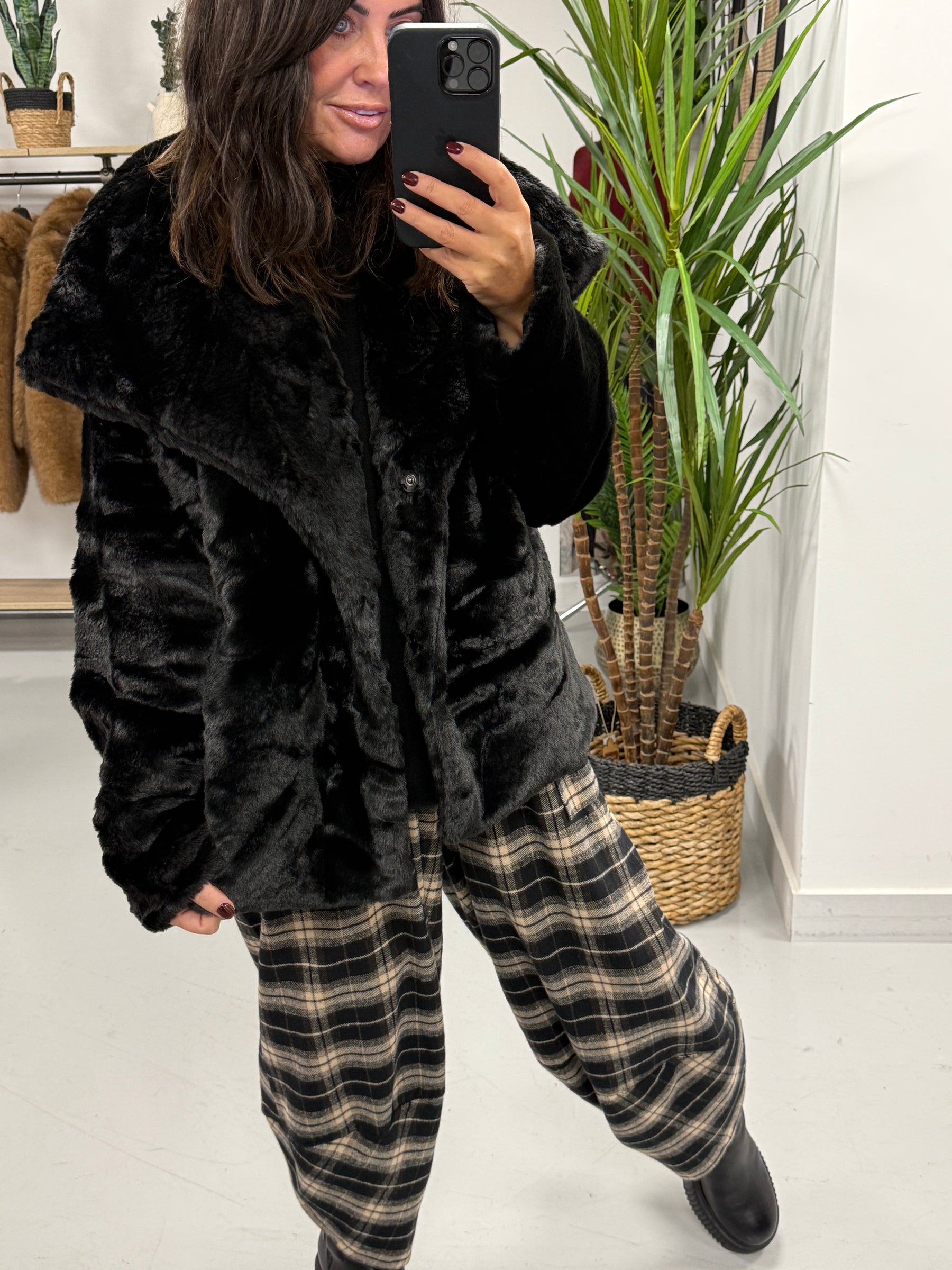 The Safron Faux Fur Coat - Black