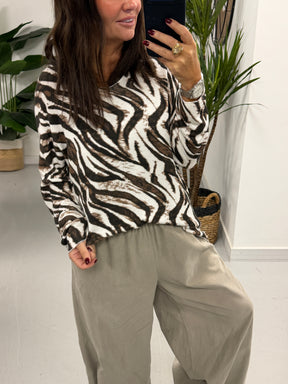 The Animal Print Soft Basic - Cream Zebra (Size 12-16)