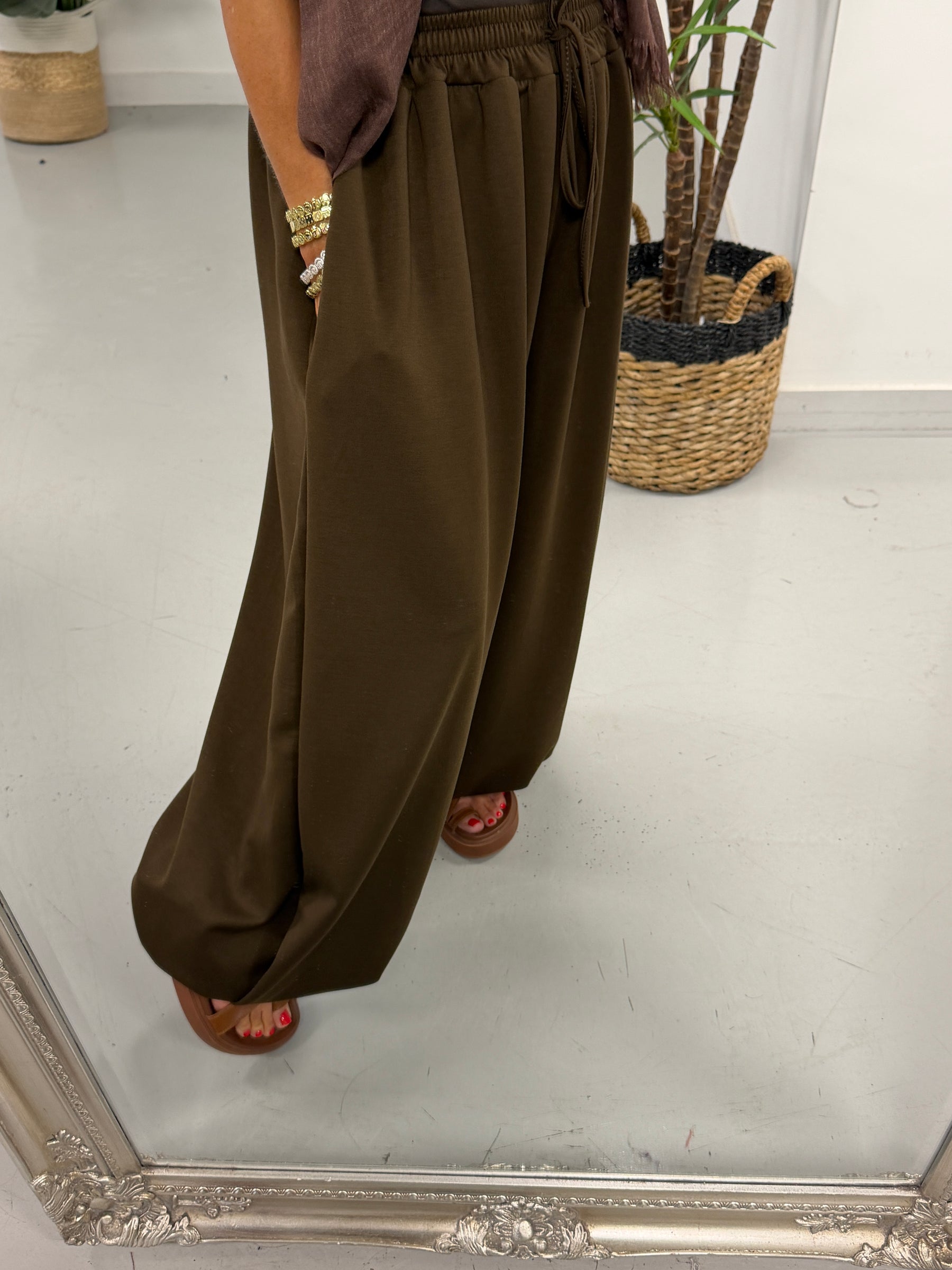 The Soft Touch Balloon Joggers - Chocolate