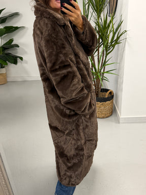 The Safron Longline Faux Fur Coat - Chocolate (Size 16-20)