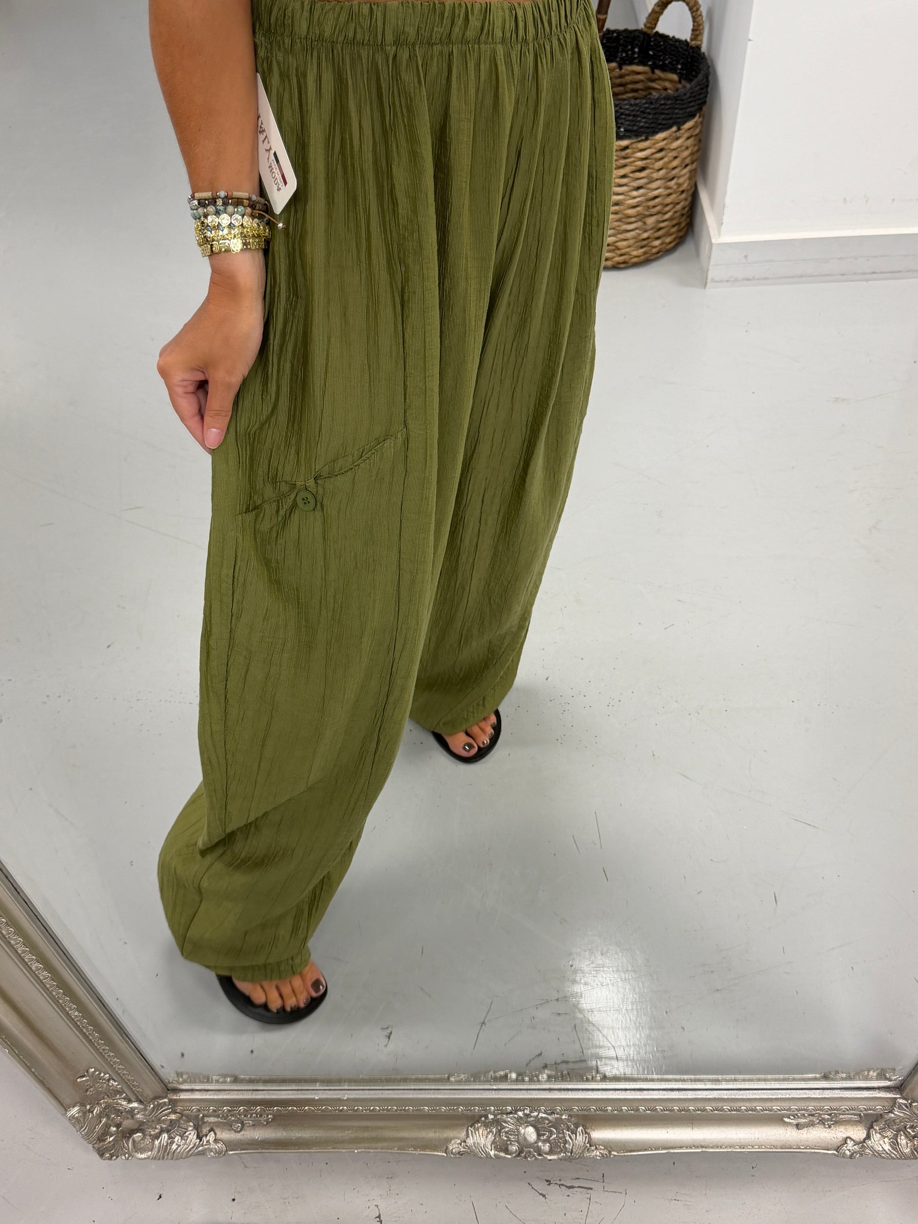 The Crinkle Button Barrel Trousers - Khaki