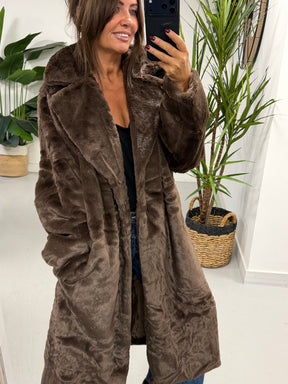 The Safron Longline Faux Fur Coat - Chocolate (Size 16-20)