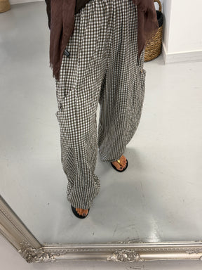 The Gingham Button Barrel Trousers - Chocolate