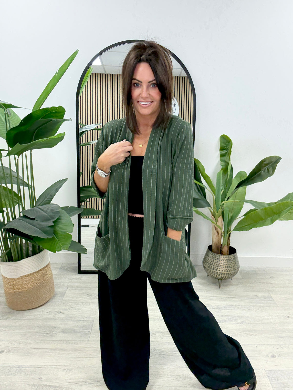 The Cropped Lyra Wide Leg Palazzo - Black