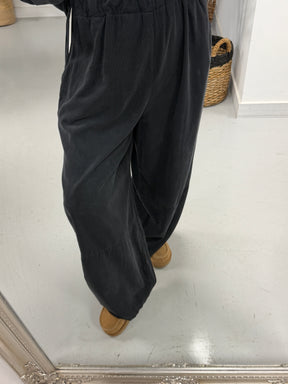 The Barrel Needlecord Joggers - Charcoal