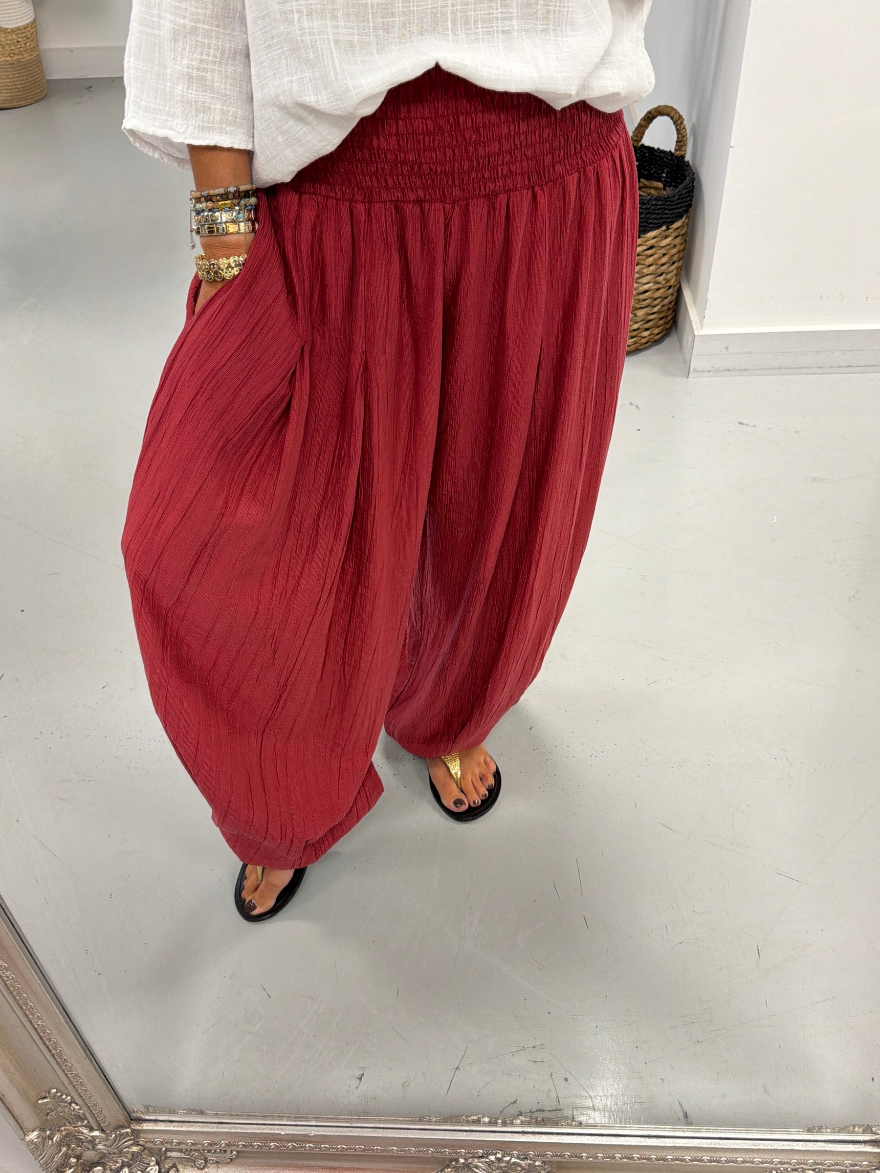 The Shirred TicToc Crinkle Balloon Trouser - Wine