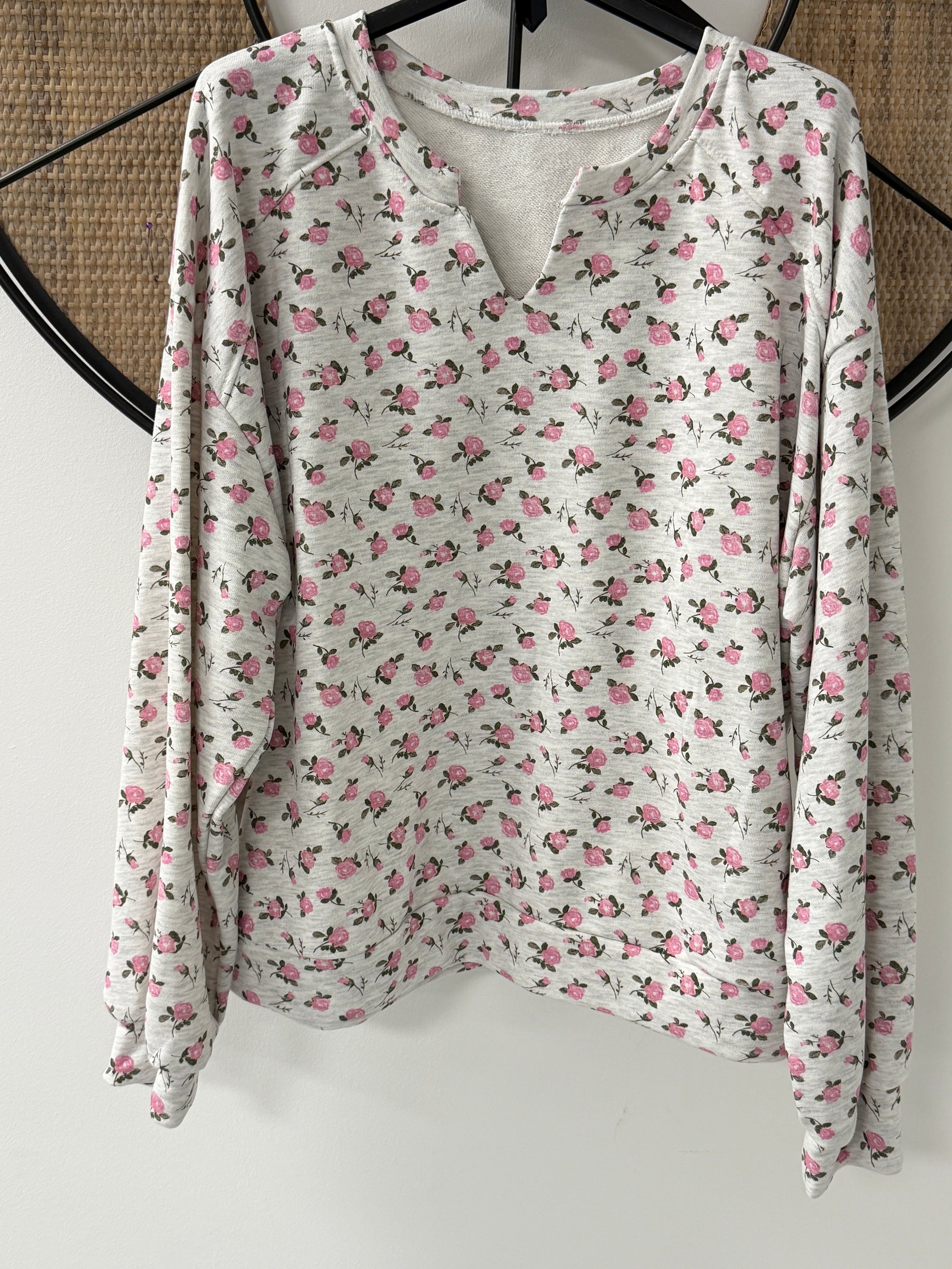 The Vintage Ditsy V Neck - Grey (no return)