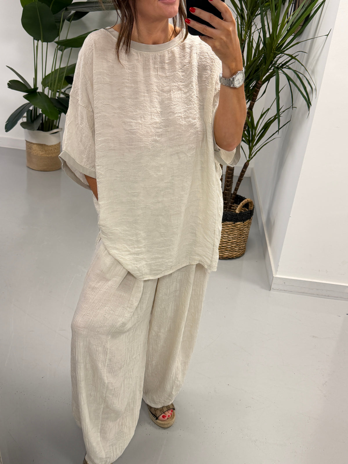 The Aspen Textured Barrel Trousers - Cream