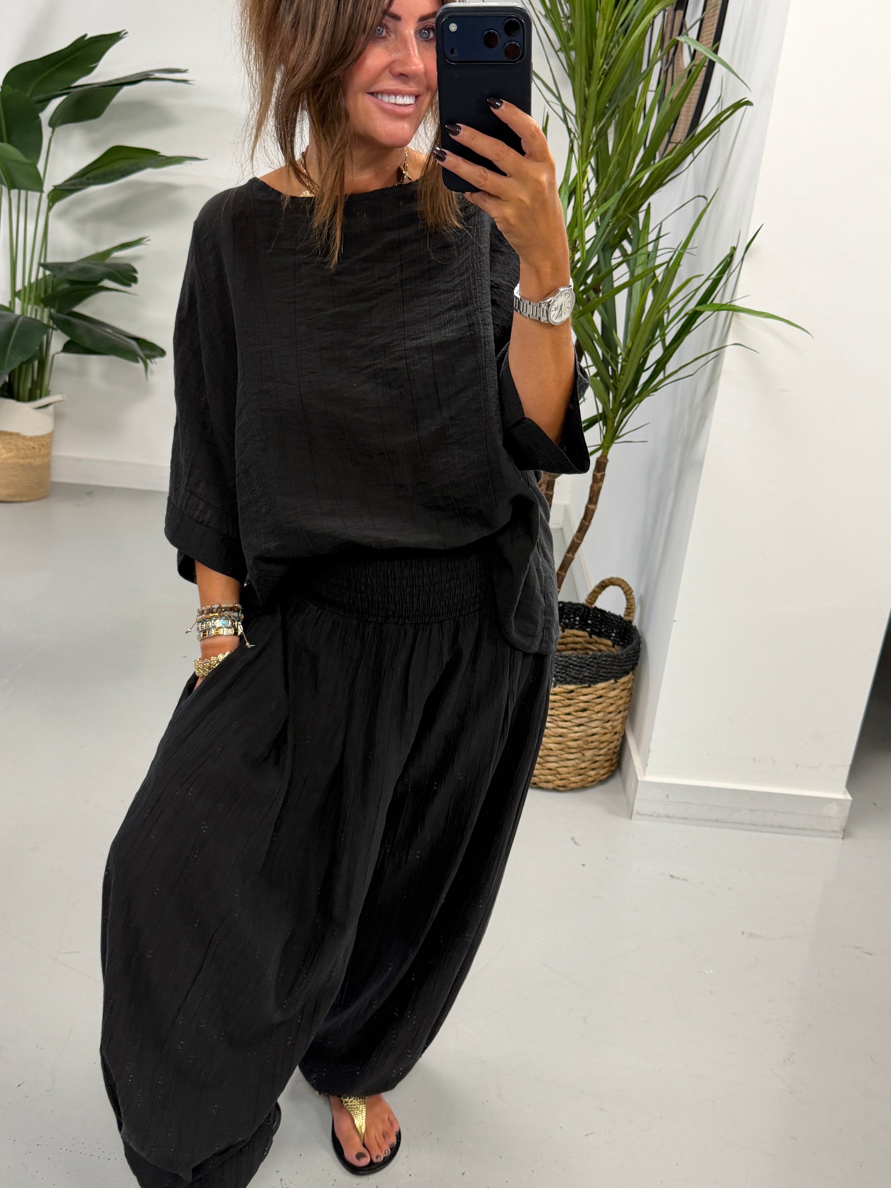 The Shirred TicToc Crinkle Balloon Trouser - Black
