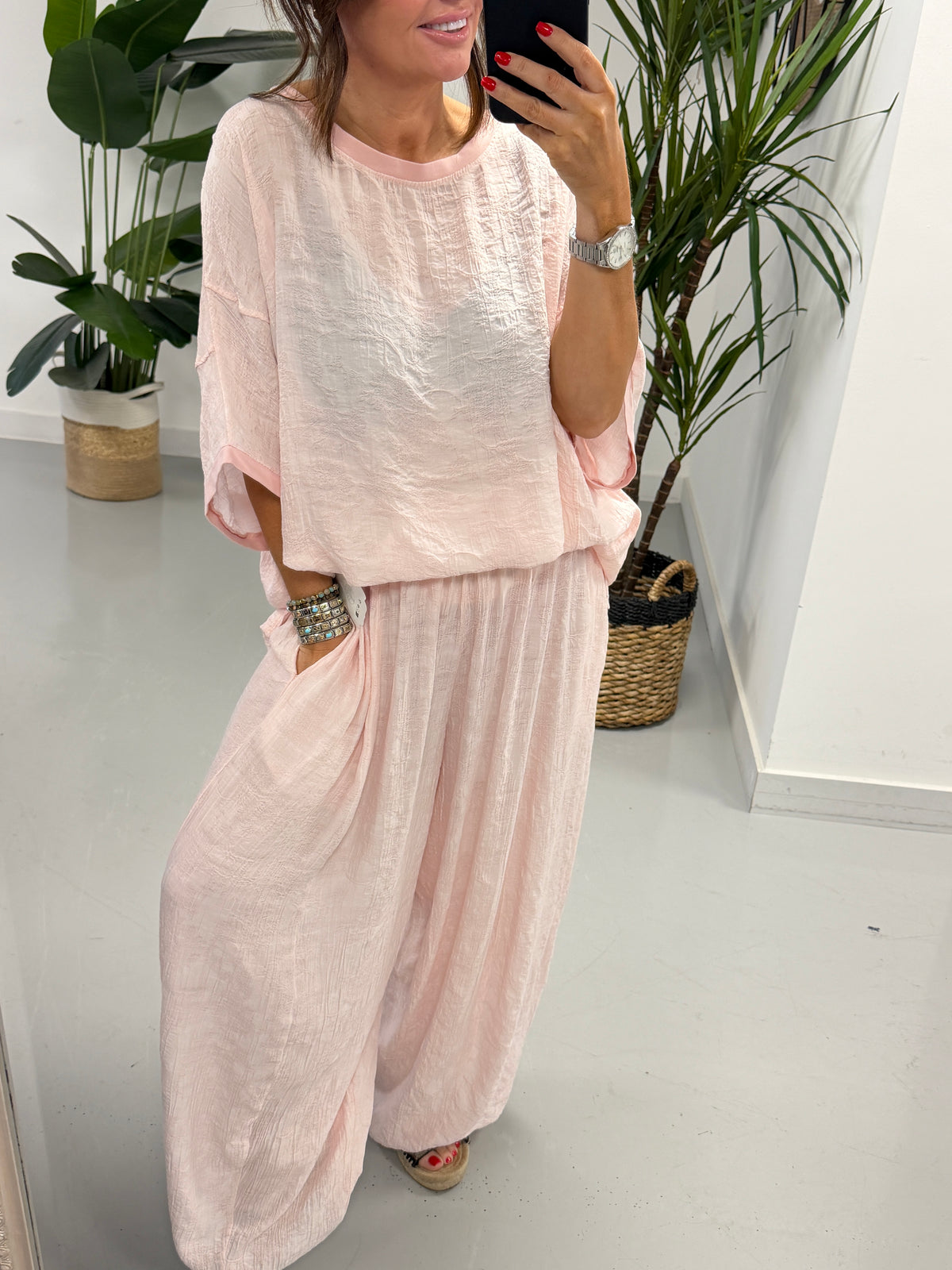 The Aspen Textured Barrel Trousers - Pink