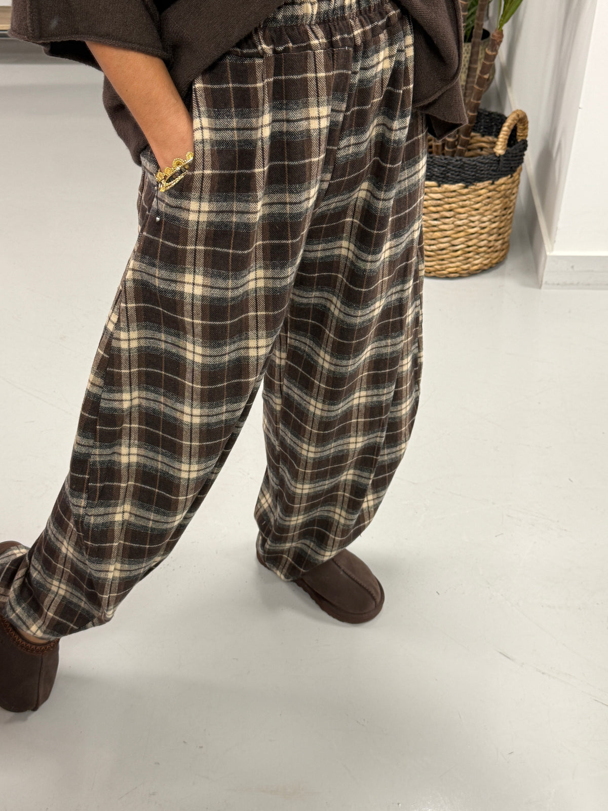 The Breacan Cocoon Joggers - Chocolate