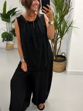 Reverse Collar Embroidered Tunic - Black