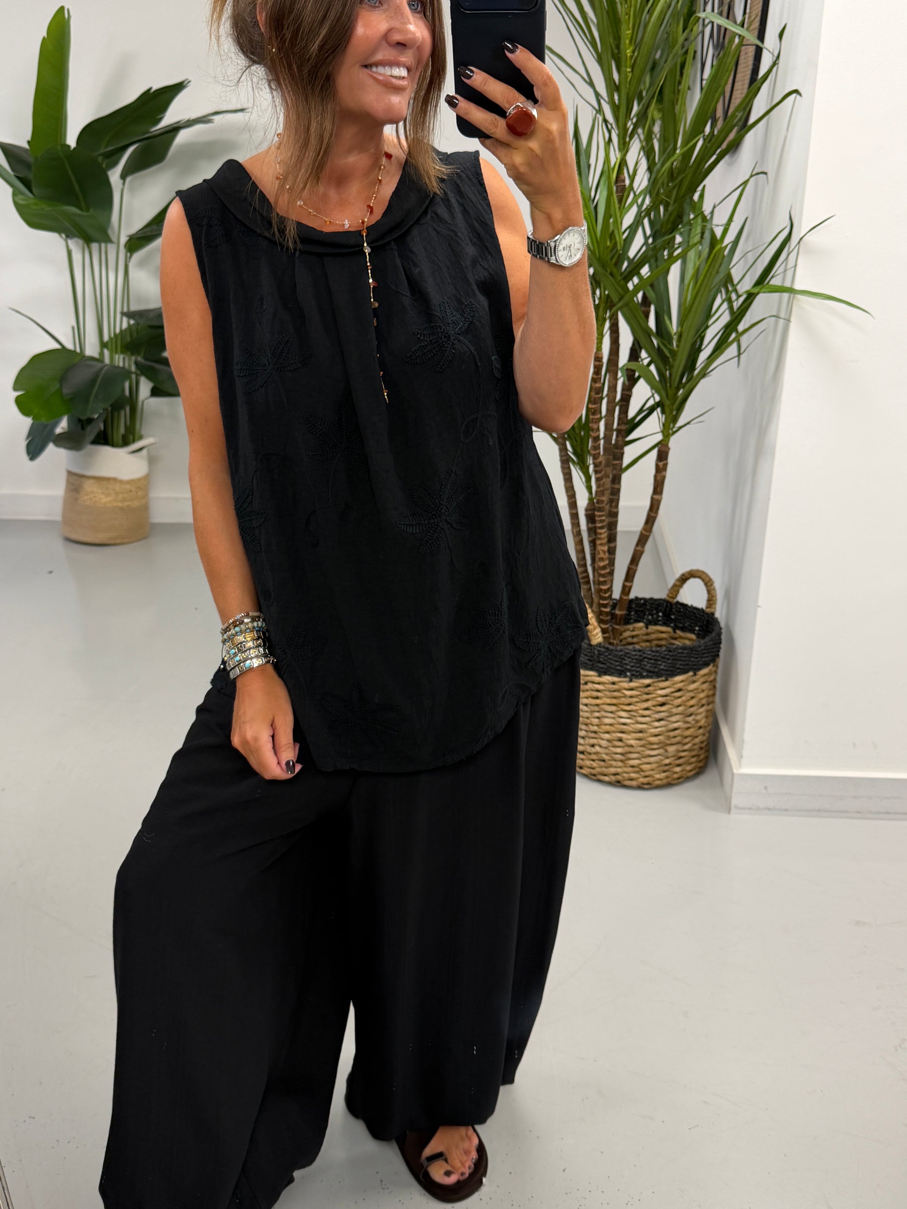 Reverse Collar Embroidered Tunic - Black