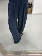 The Crinkle Button Barrel Trousers - Navy
