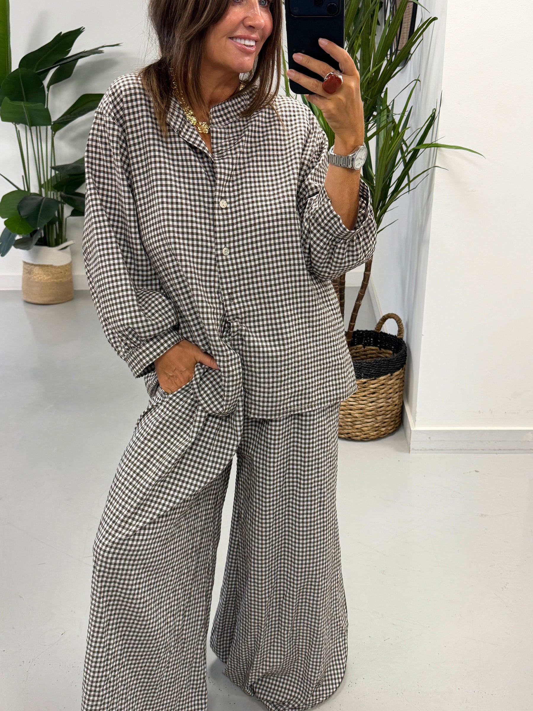 The Gingham Button Shirt - Chocolate