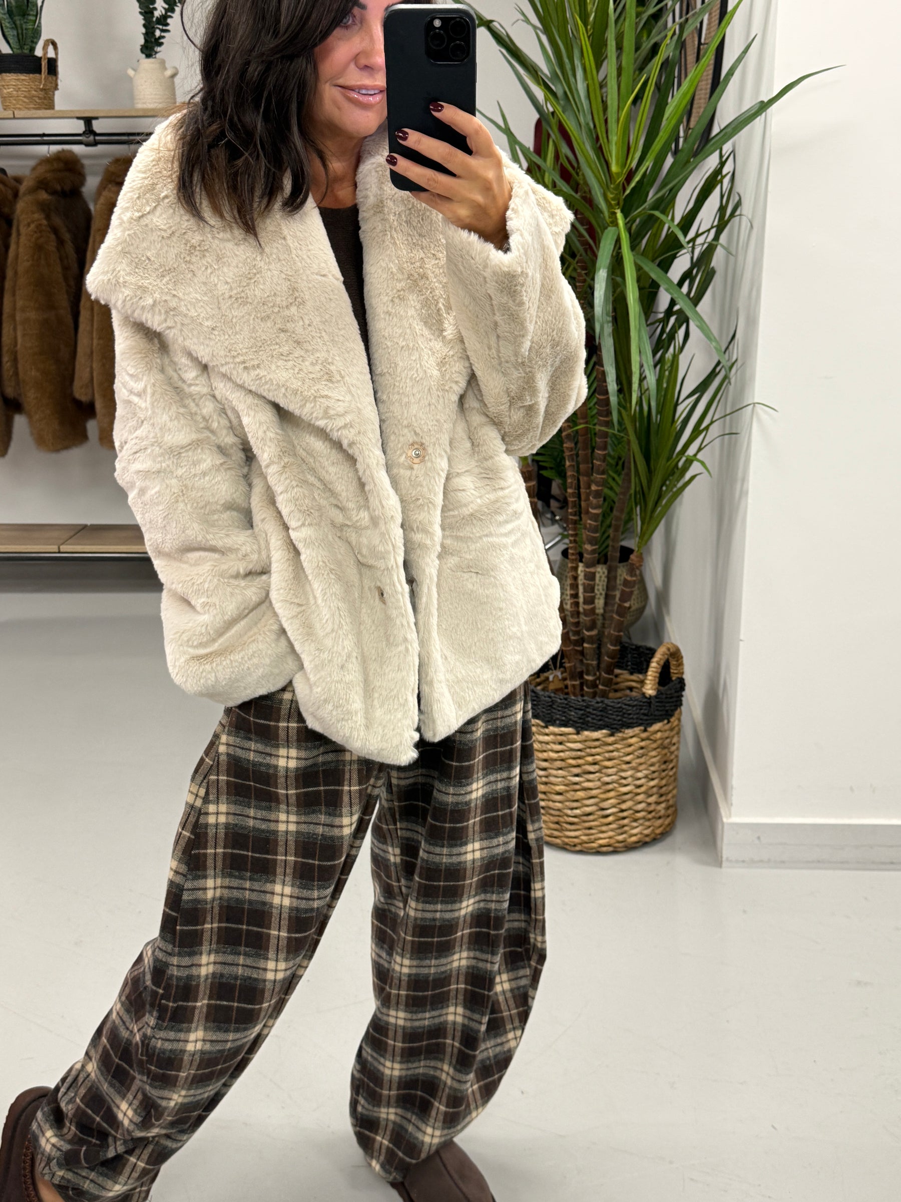 The Safron Faux Fur Coat - Cream