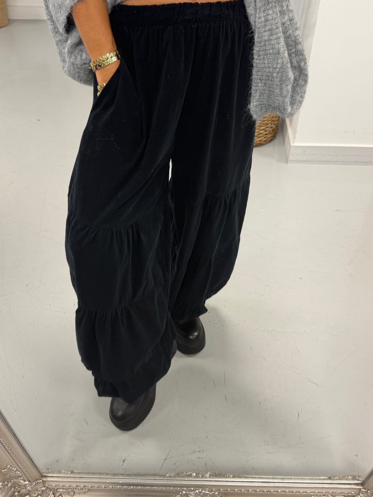 The Tiered Balloon Needlecord Trousers - Black