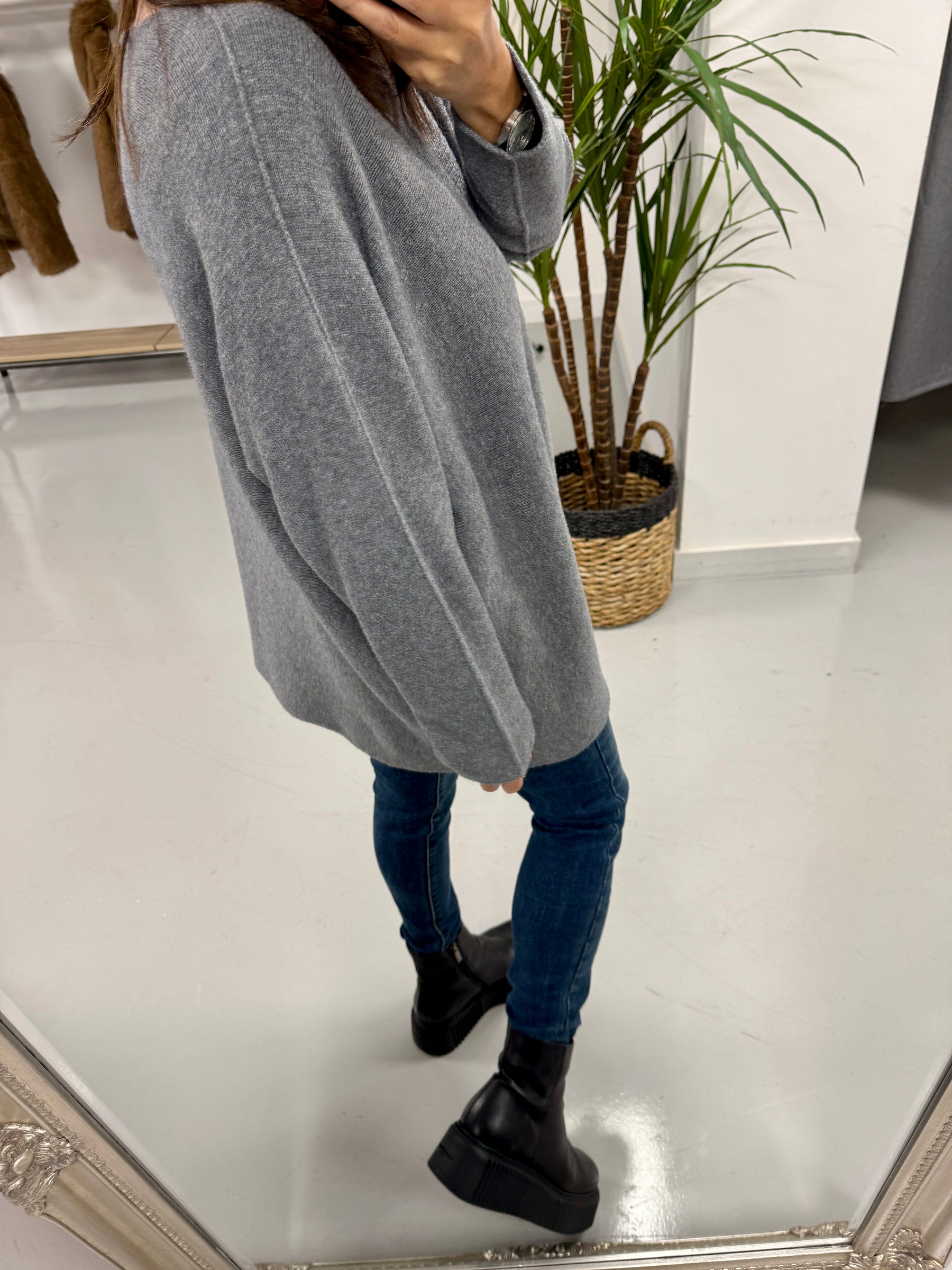 The Chelsea Round Neck Knit - Grey