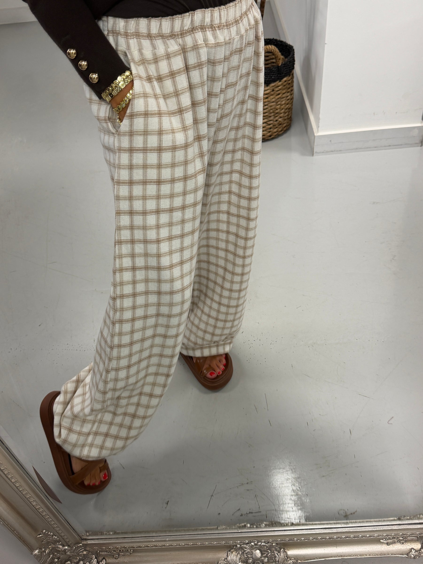 The Charlbury Check Joggers - Cream