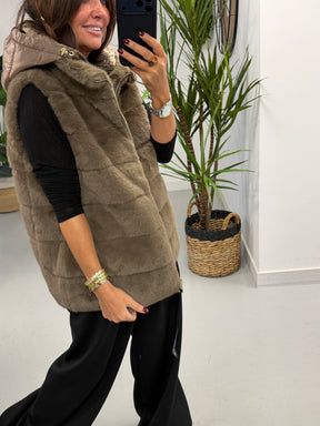 Fly Faux Fur Hooded Giilet  - Mocha