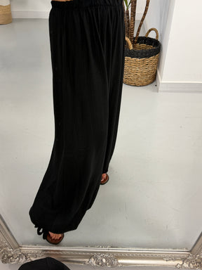The Balloon Tie Cuff Trousers - Black