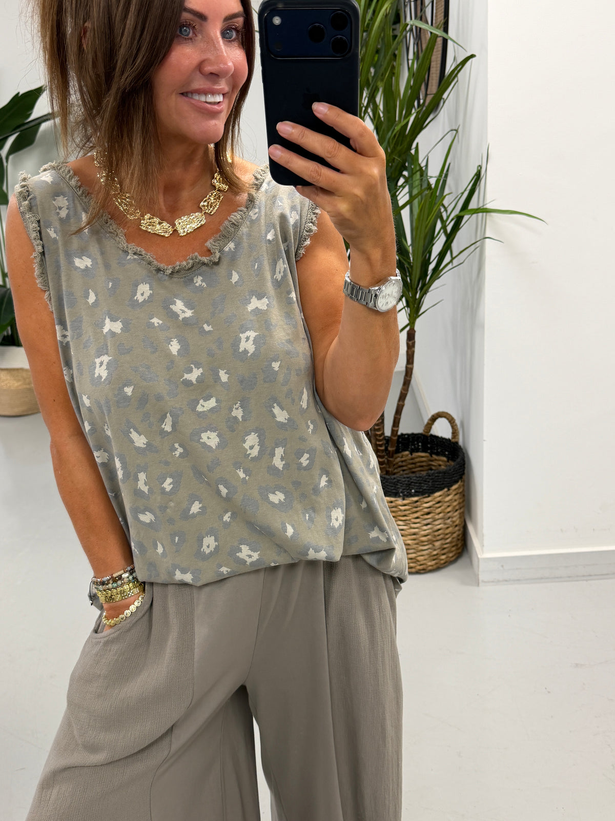 Distressed Animal Vest - Mocha