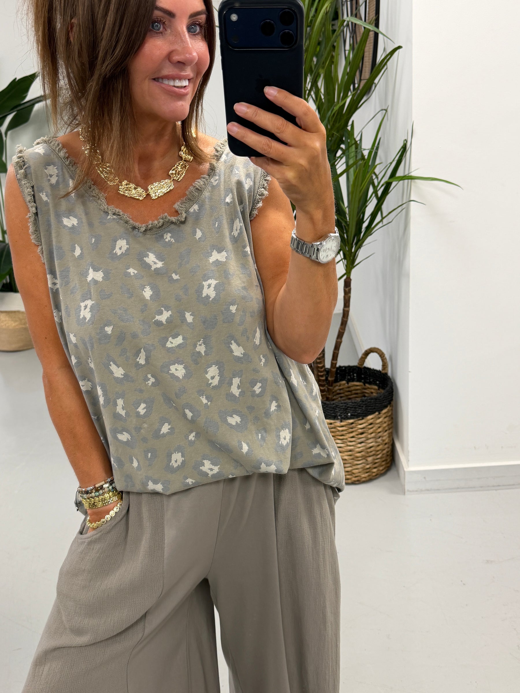 Distressed Animal Vest - Mocha
