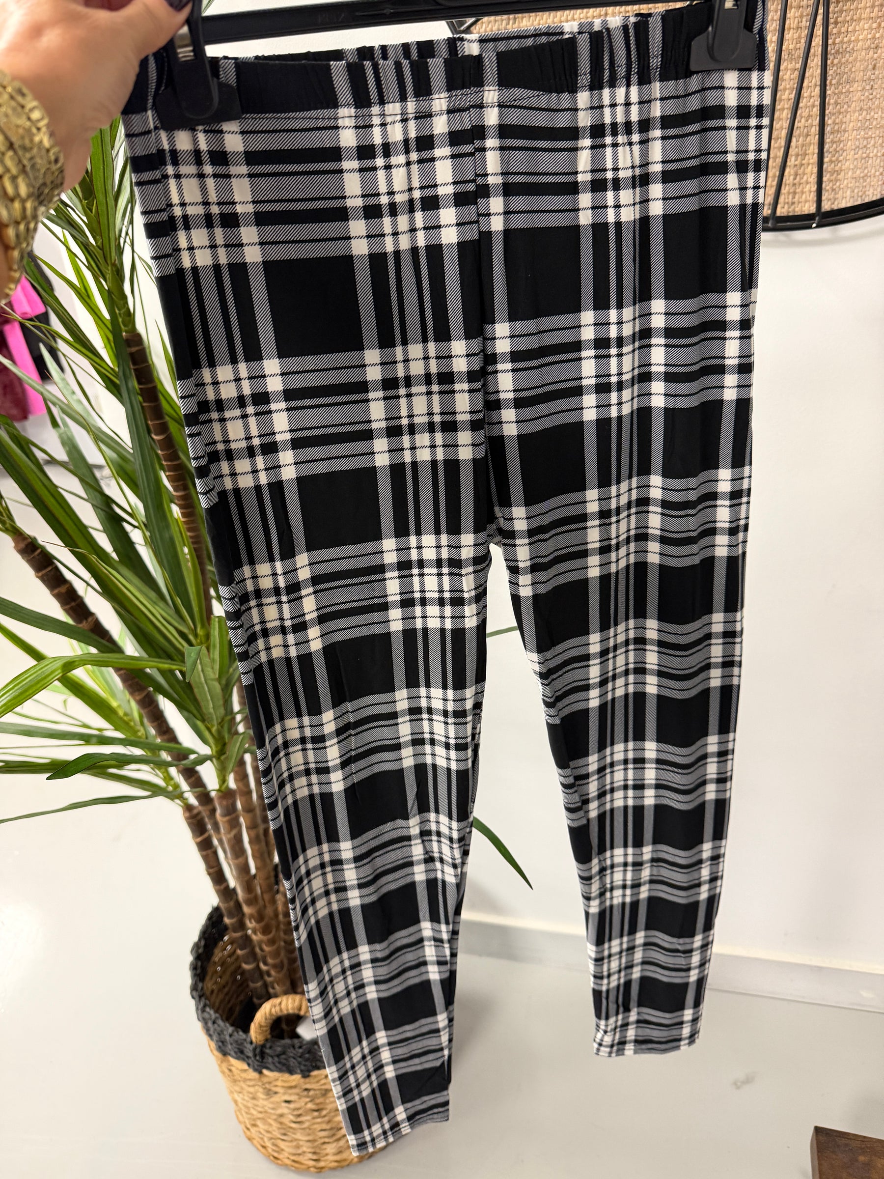 Soft Touch Leggings - Black/White Plaid