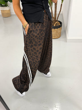 Animal Stripe Barrel Jogger - White Stripe