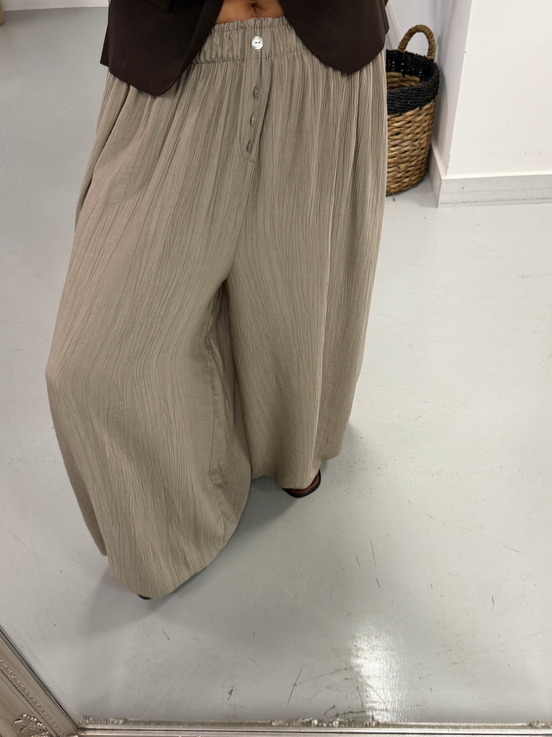 Button Crinkle Balloon Trousers - Taupe