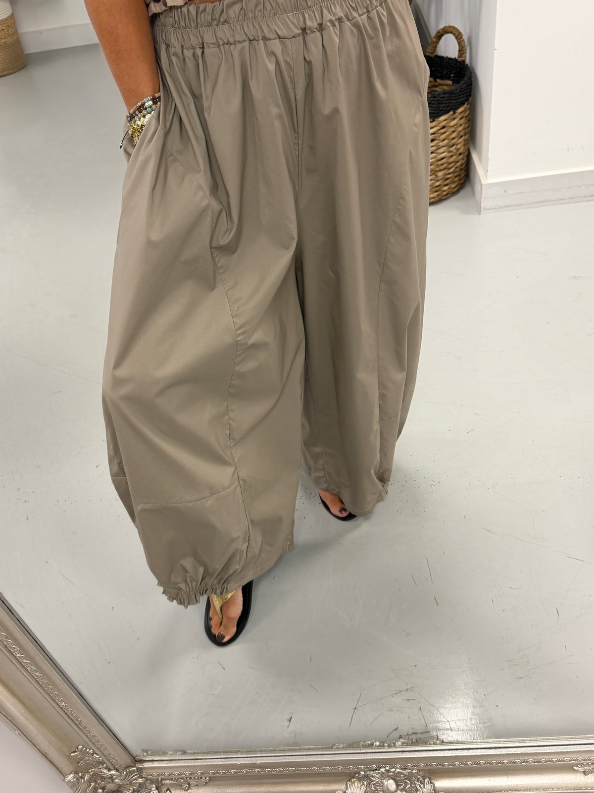 The Urban Ruched Hem Barrel Trouser - Pebble