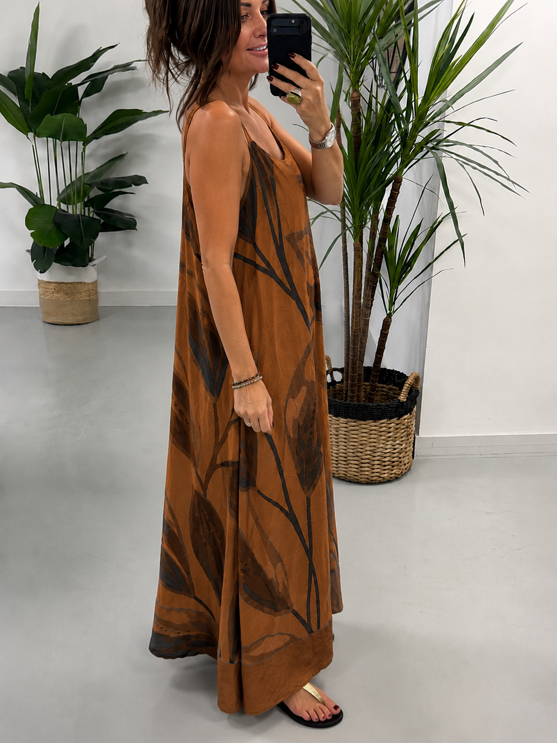 The Fly Out Flower Dress - Chocolate