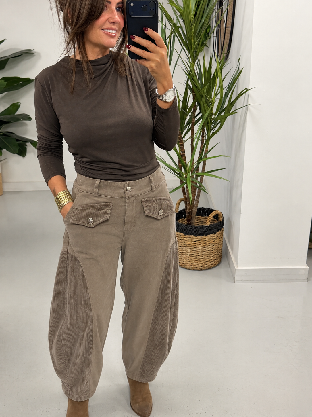 The Hampstead Hybrid Barrel Trousers - Taupe (Size 12-16)