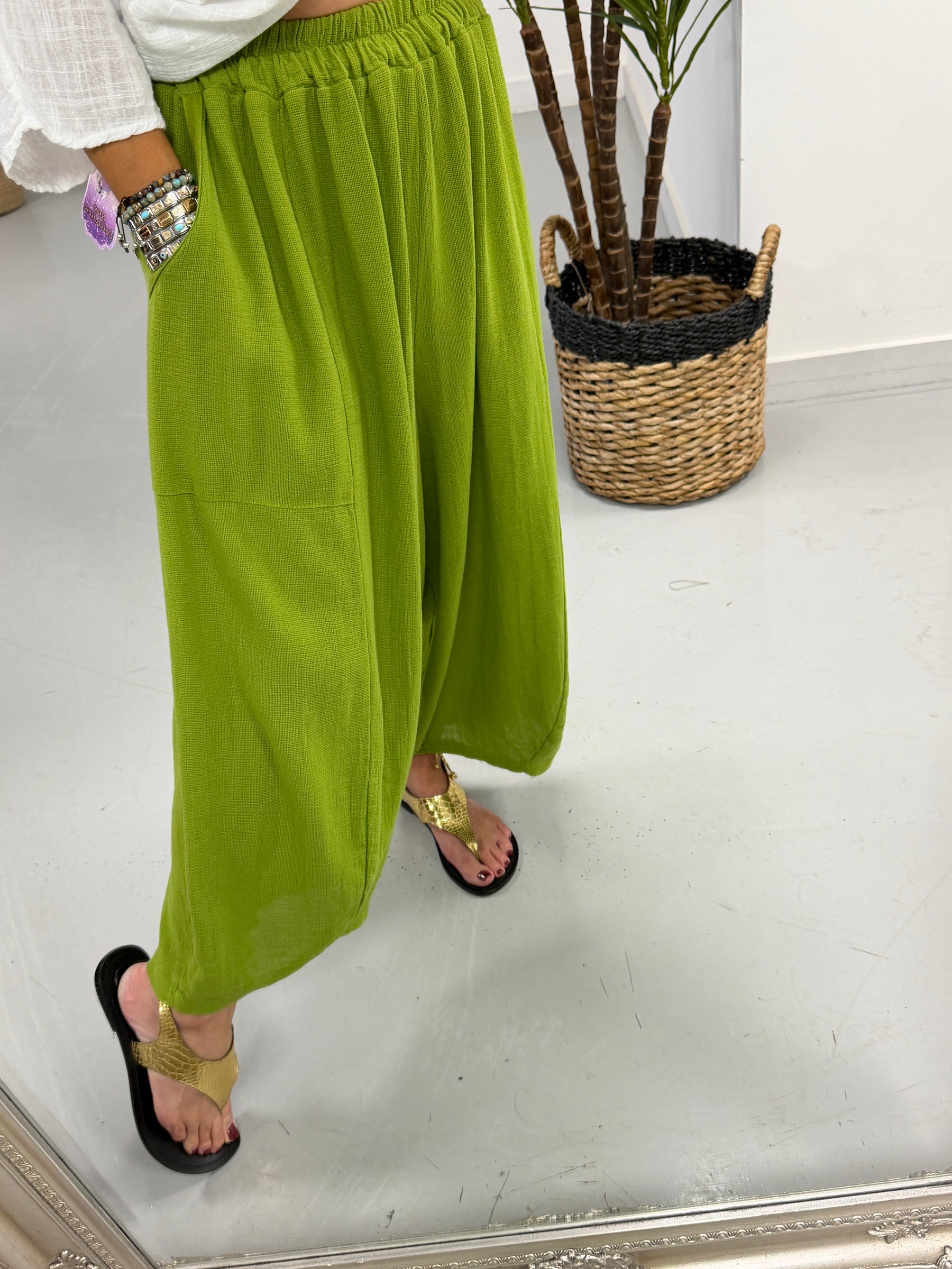 Cropped Sahara Balloon Pants - Pistachio