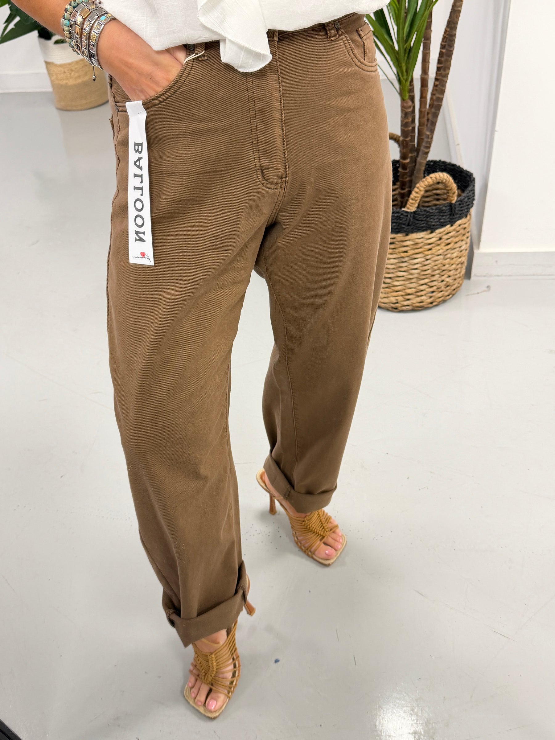 Balloon Leg Jeans - Chocolate