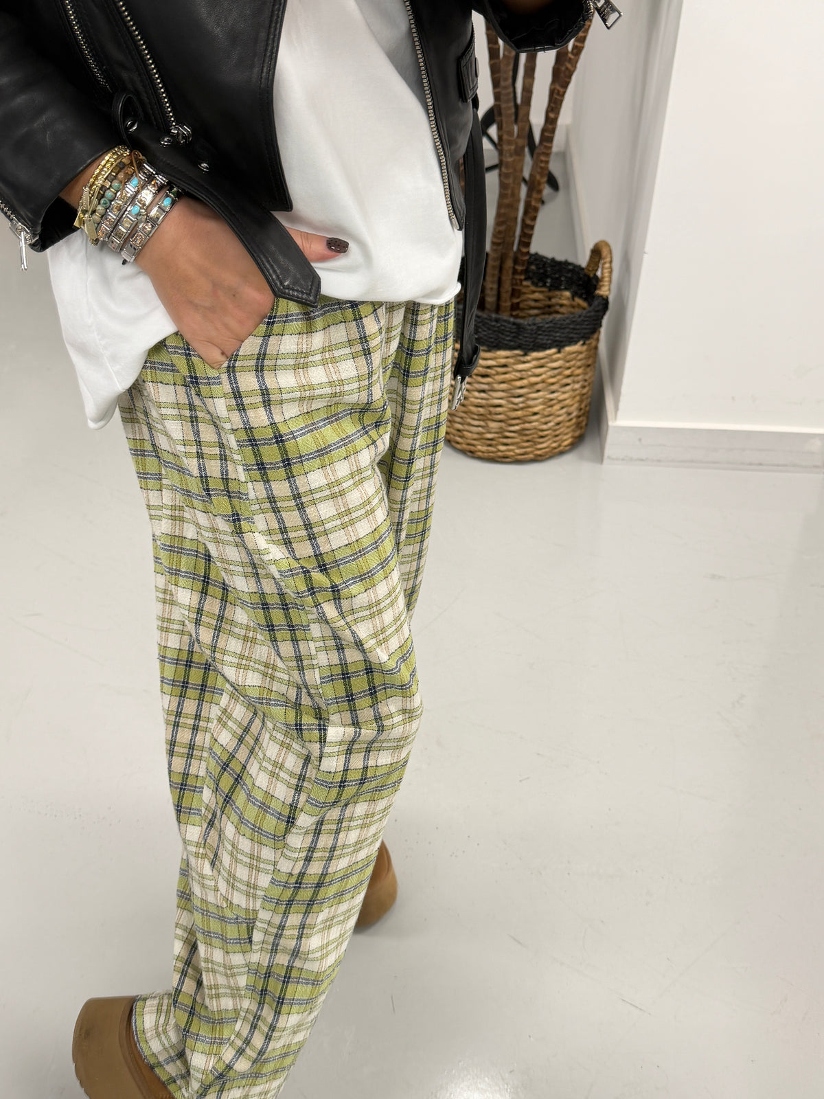 The Chester Checkered Barrel Trousers - Green
