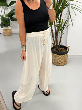 The Crinkle Barrel Trouser - Buttercream