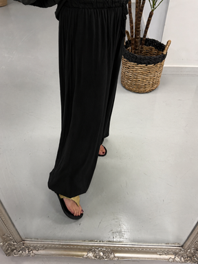 The LuLu Balloon Leg - Black