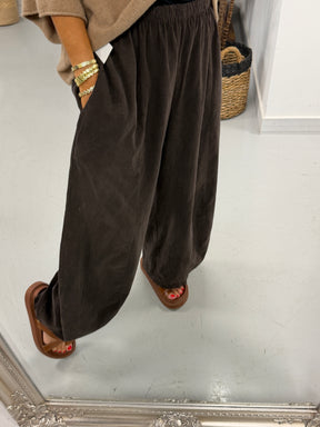 The Barrel Needlecord Joggers - Chocolate