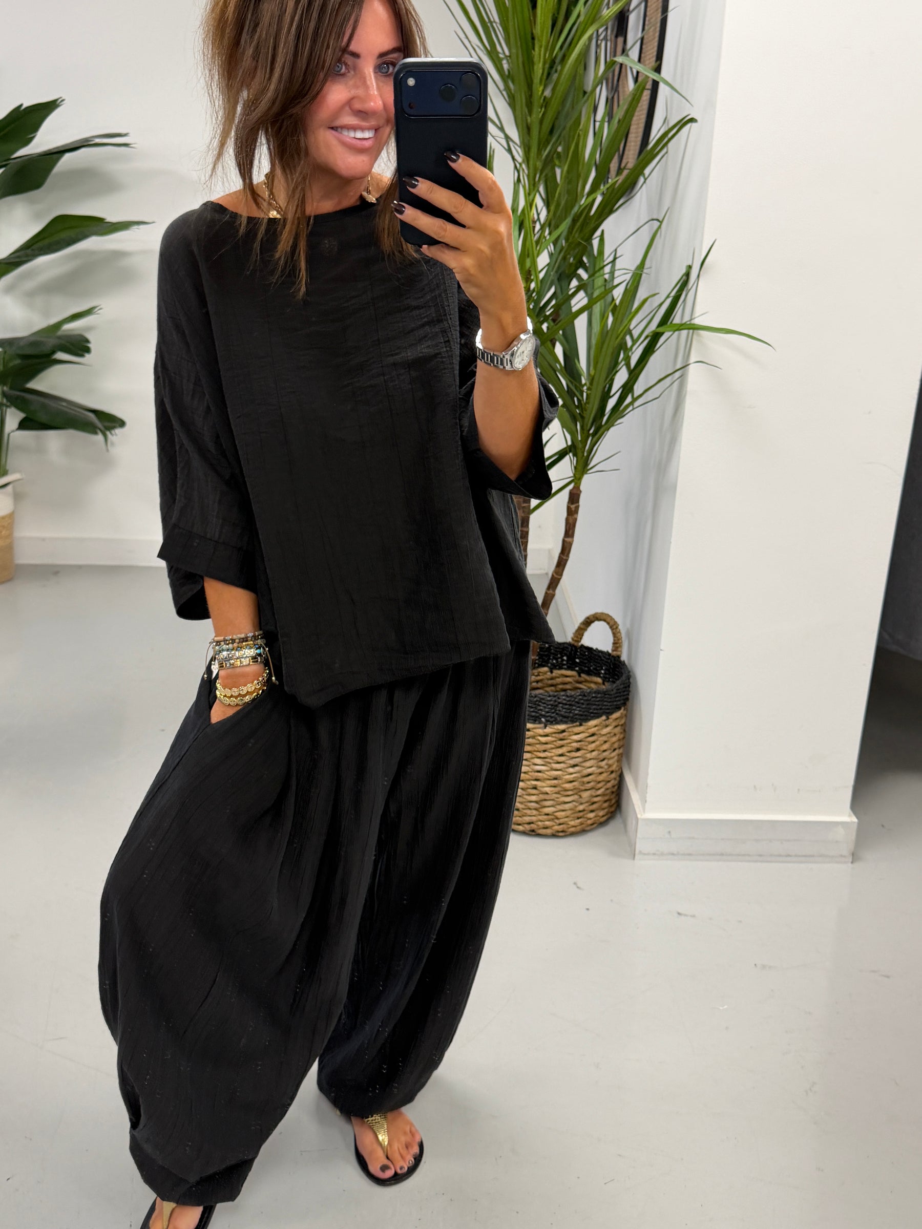 The Shirred TicToc Crinkle Balloon Trouser - Black