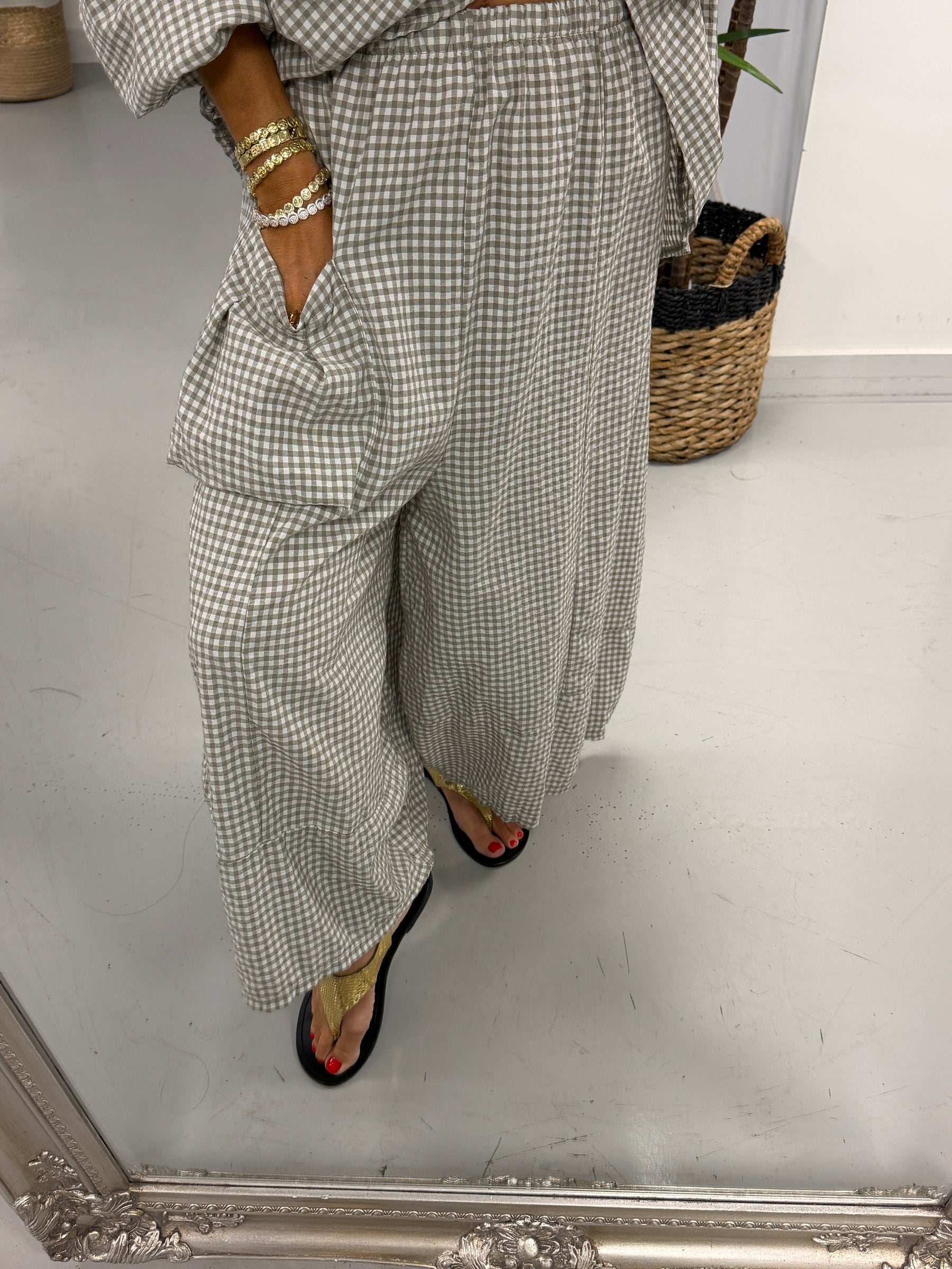 The Vichy Exposed Pocket Trouser - Light Mocha