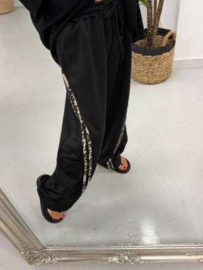 The Delux Jersey Camo Print Trim Tracksuit - Black
