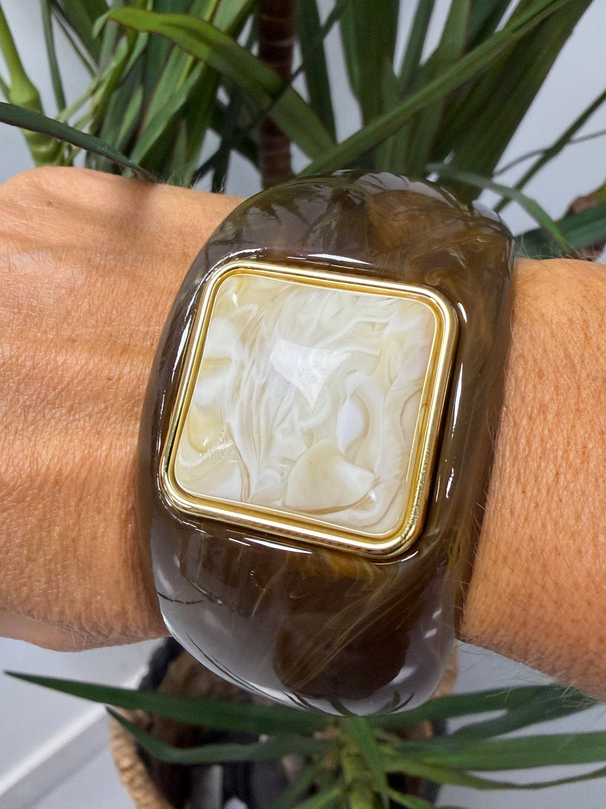 Thick Resin Chocolate Bangle (Square Cream Stone)